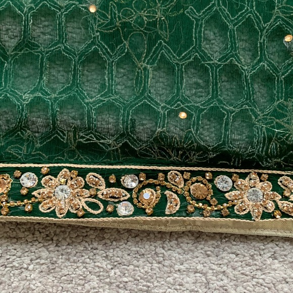 Heavily Beaded 4-Piece Pakistani Suit - Picture 4 of 8